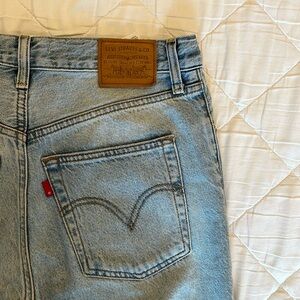 Levi’s Ribcage Ankle Straight Jeans